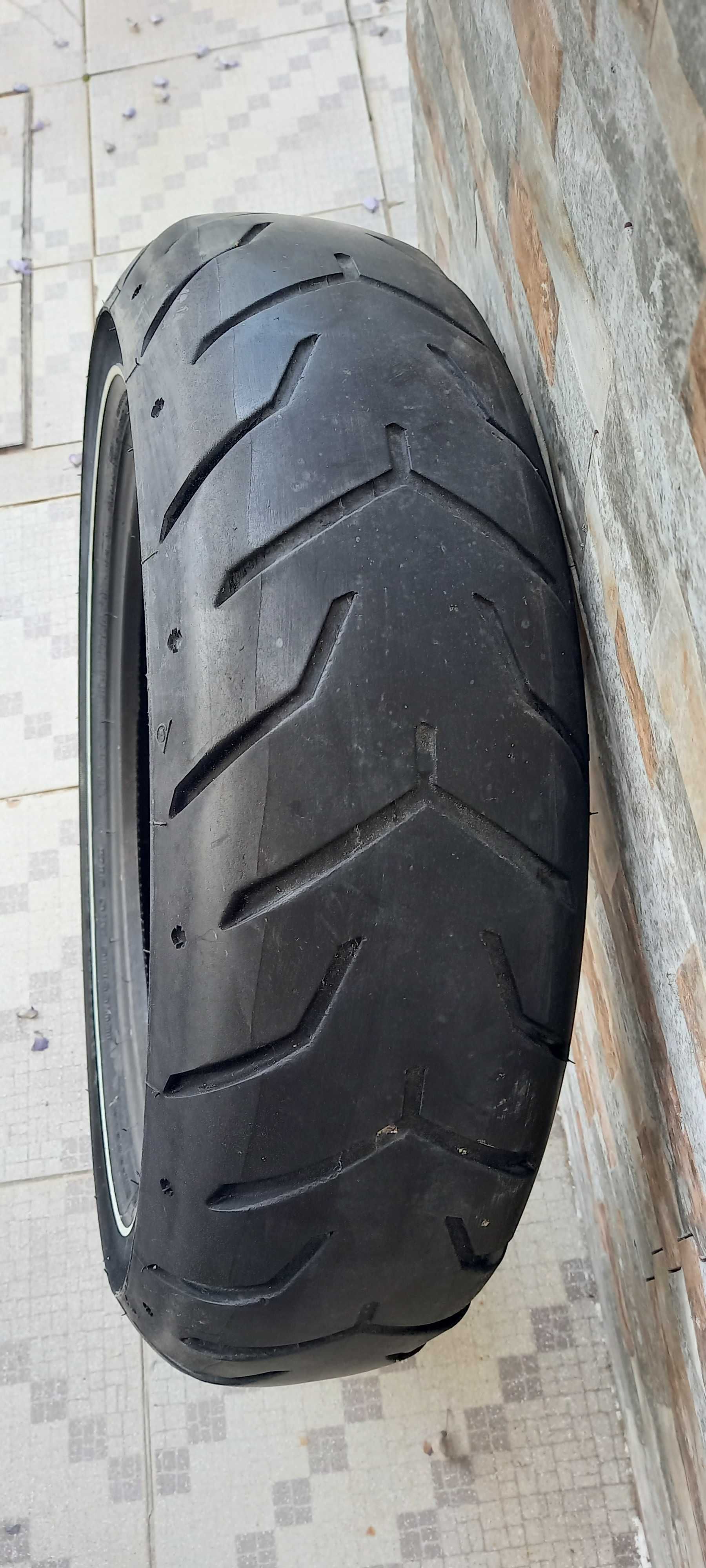 Pneu 180.65.B16 Dunlop D407 inscrição "Harley Davidson "