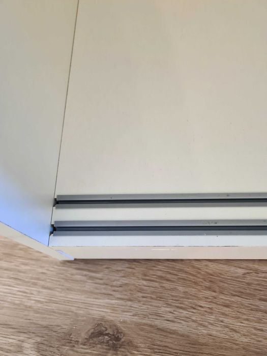 Guarda roupa semi novo 2 portas de corrrer