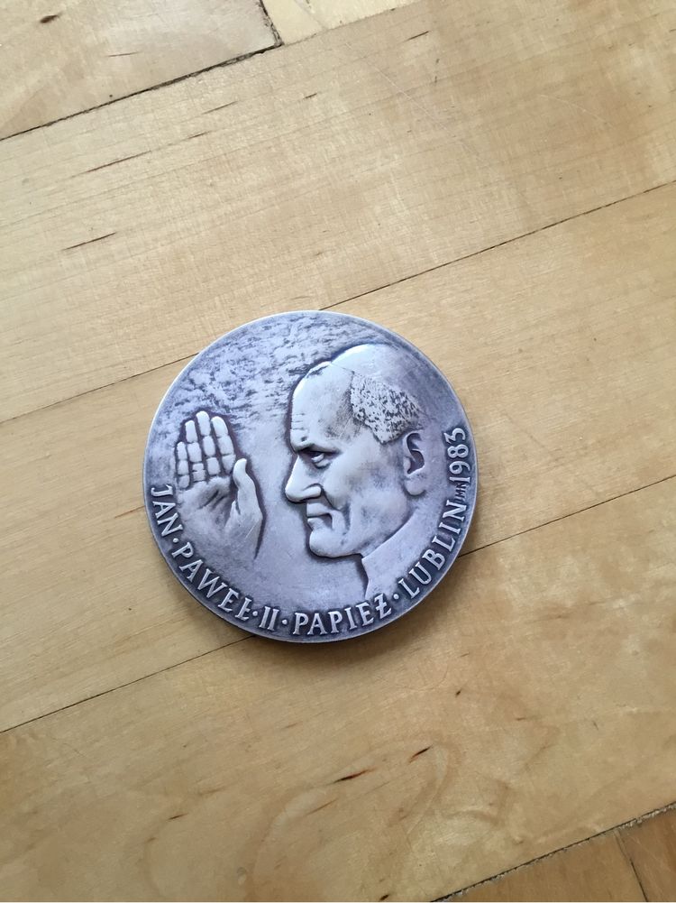 Medal Jan Paweł II  Papież Lublin, Majdanek 1983 w skórzanym etiu