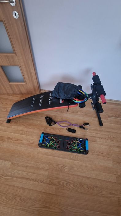 Ławeczka do brzuszków + gumy oporowe i deska do pompek