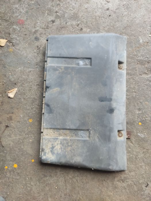 Obudowa bezpieczników/ oslona renault tx