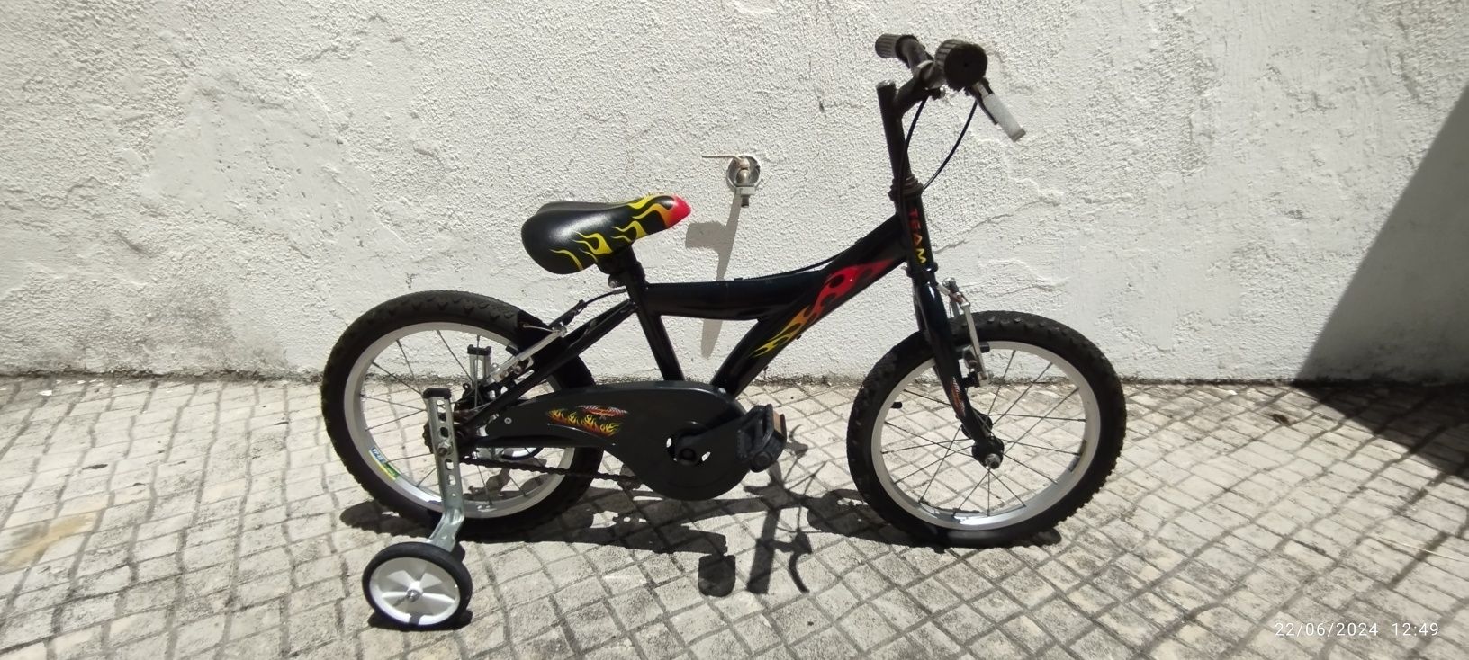 Vende-se bicicleta de criança (roda 16)