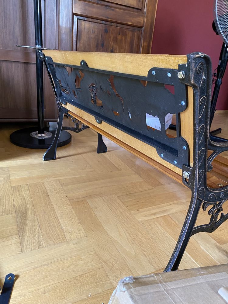 Ławeczka ogrodowa dla dzieci drewniana