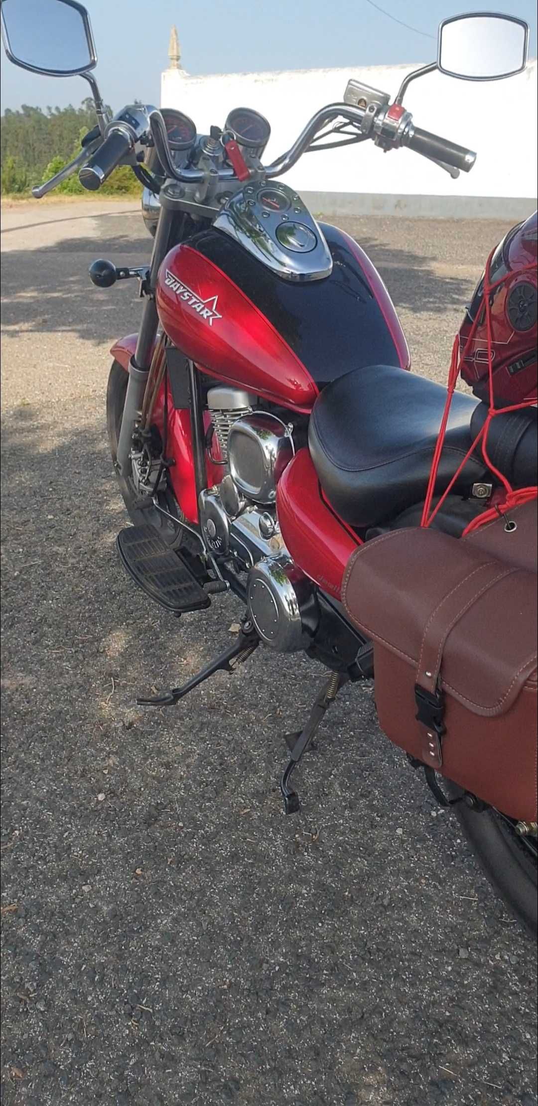 Moto 125cc Daelim Daystar Ano 2018 pode com conduzida com carta carro