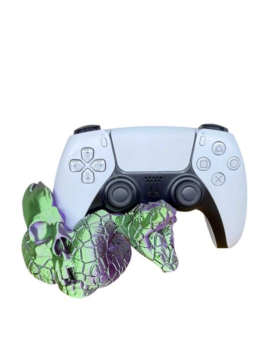 Podstawka, stojak, na Pada do PS5 – Druk 3D, czaszka-wąż, gadżet