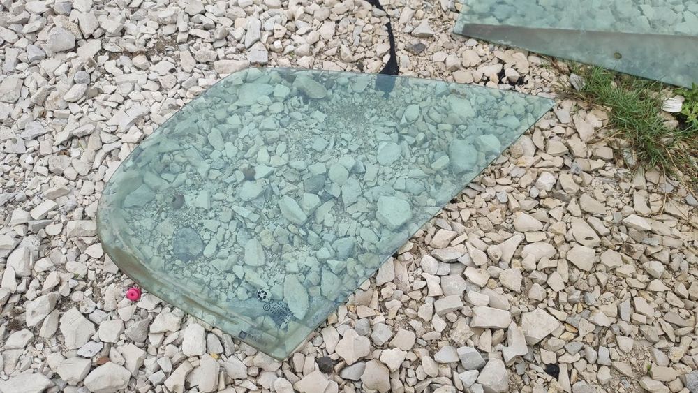 AA SZYBA DRZWI LEWY PRZÓD VIVARO TRAFIC 02- 2002