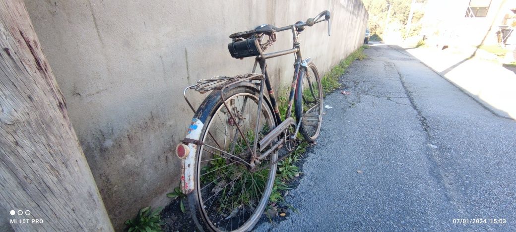 Bicicleta pasteleira boa para restaurar