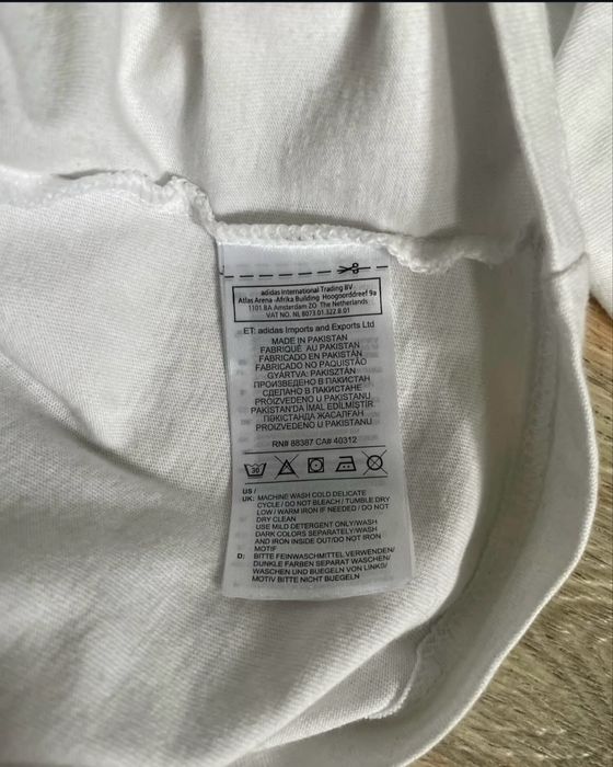 продам кастомную футболку адидас