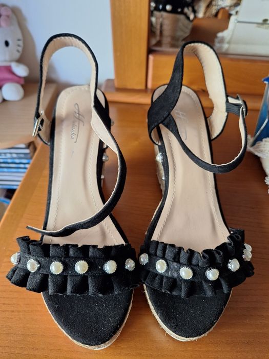 Sandálias Pretas com Pérolas T: 40 Mulanka