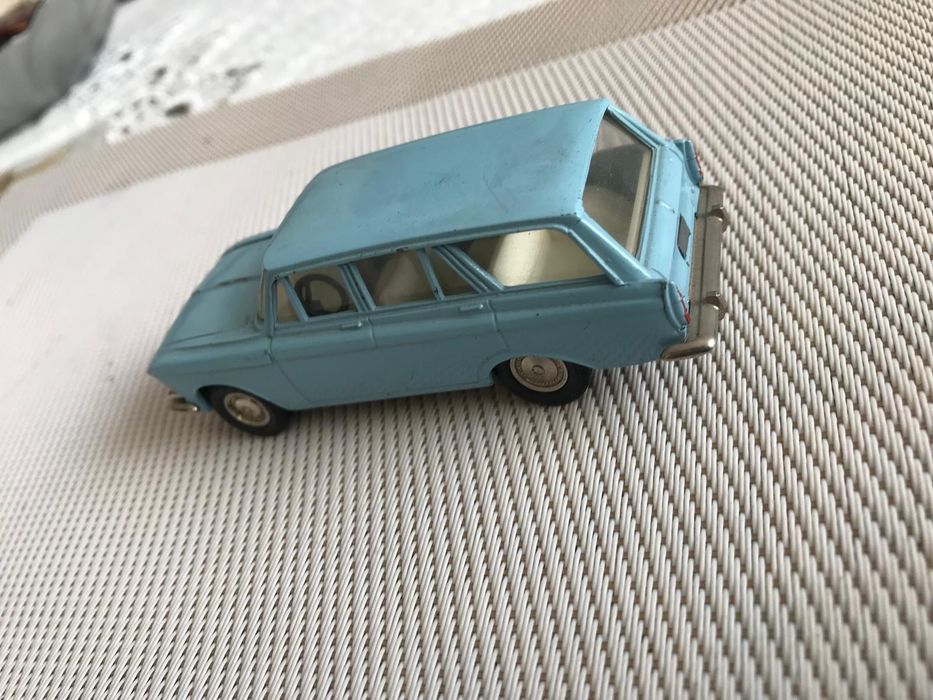 Metalowy Moskwicz skala 1:43