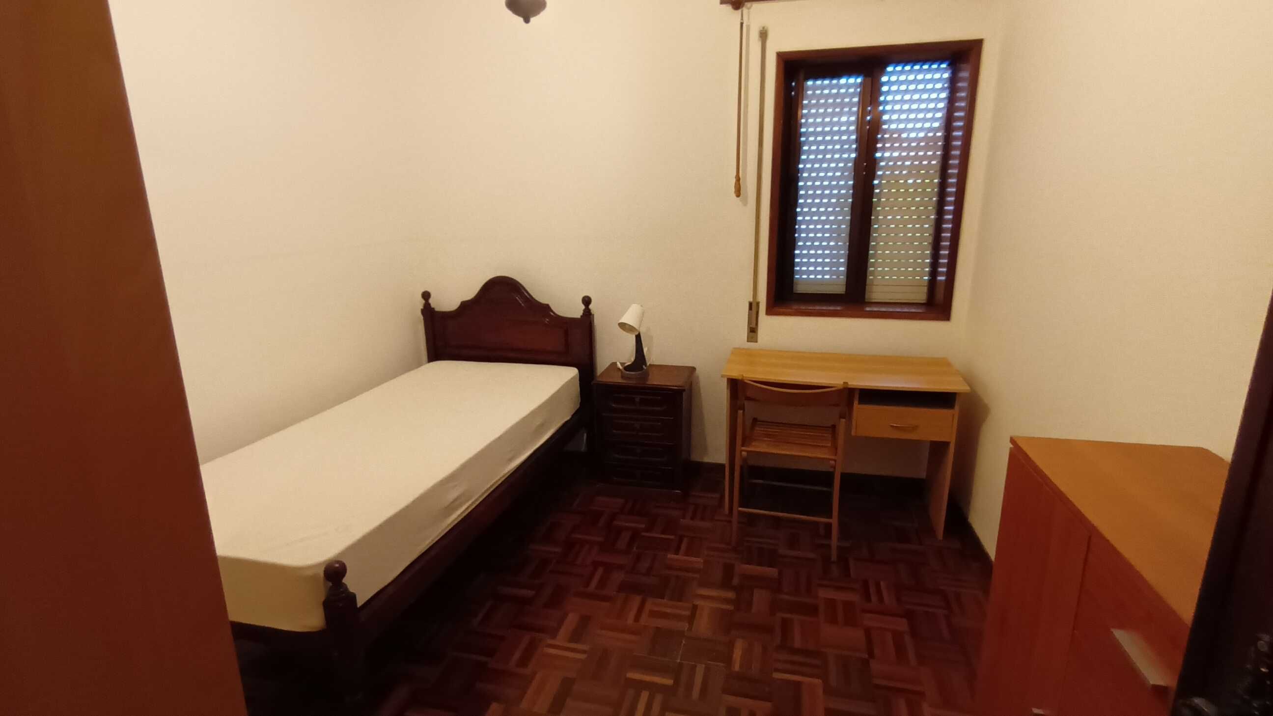 Arrenda-se quarto em Aveiro