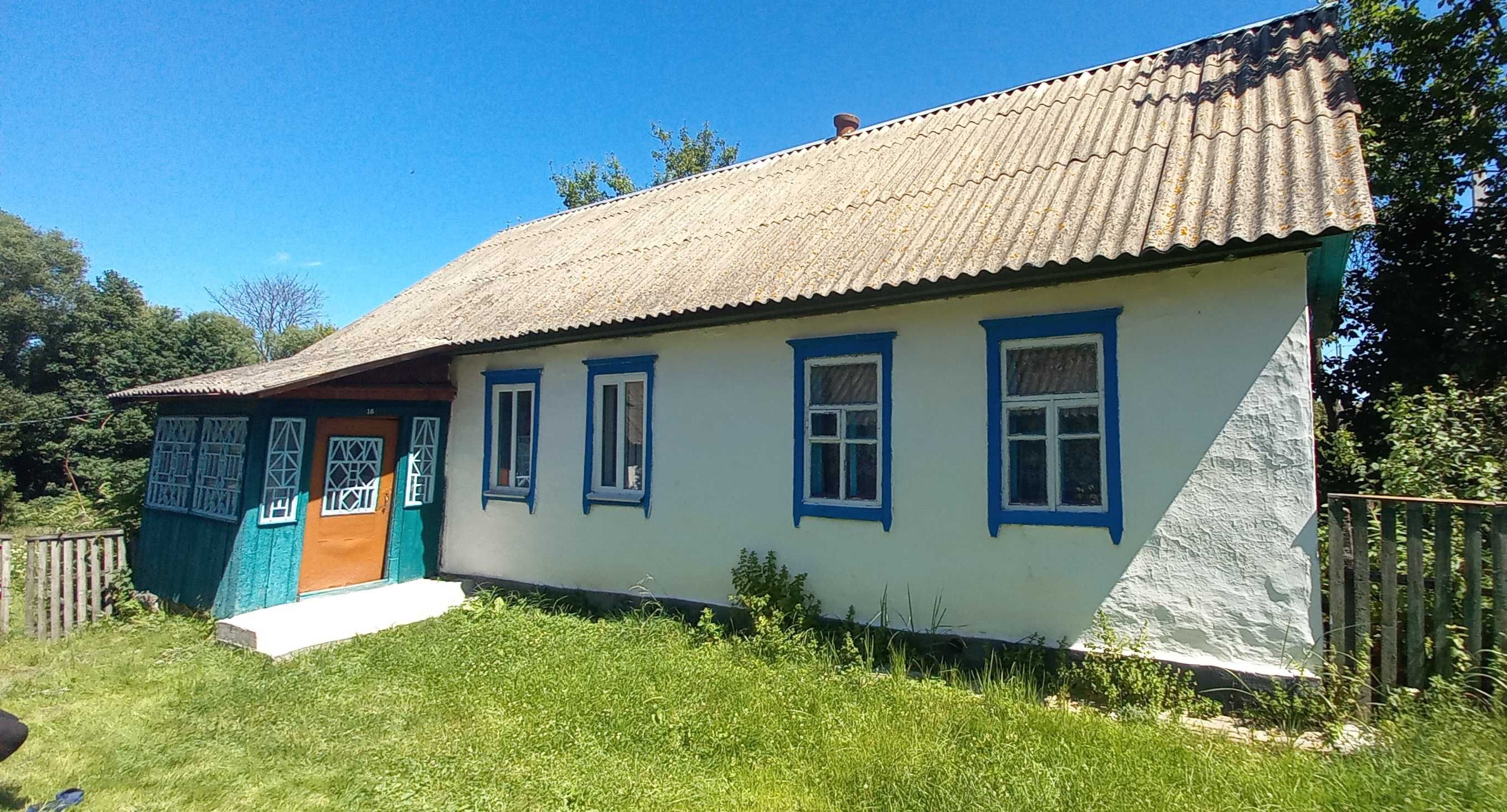 Будинок із земельною ділянкою