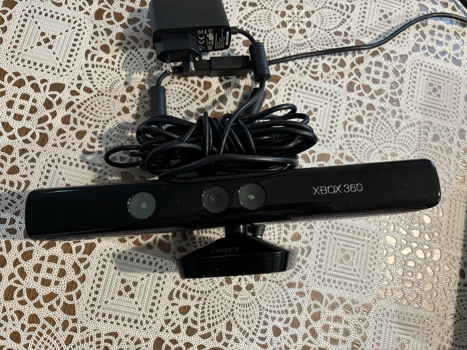 Konsola Microsoft Xbox 360 250  GB KINECT + 2 PADY Giga Zestaw