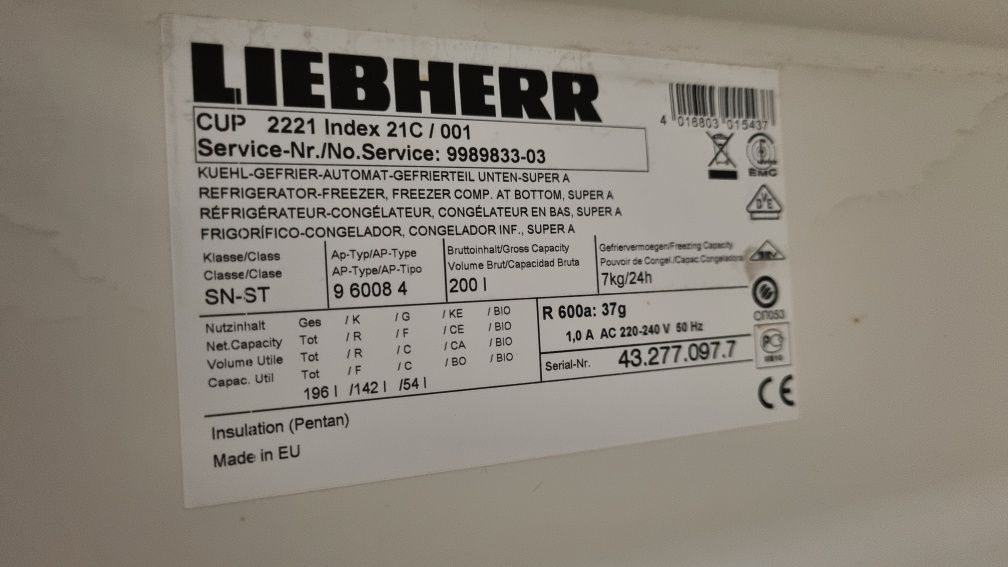 Lodówka z zamrażarką LIEBHERR CUP 2221