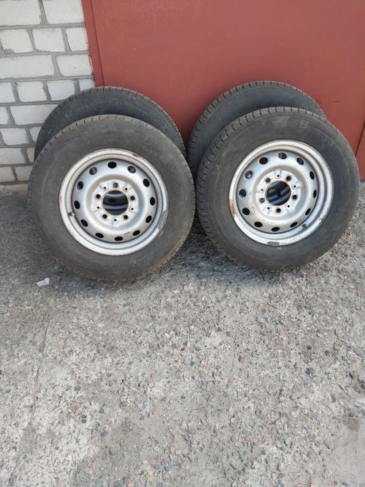 Колеса  диски з резиною 5-139,7, 205,70 R15 нива