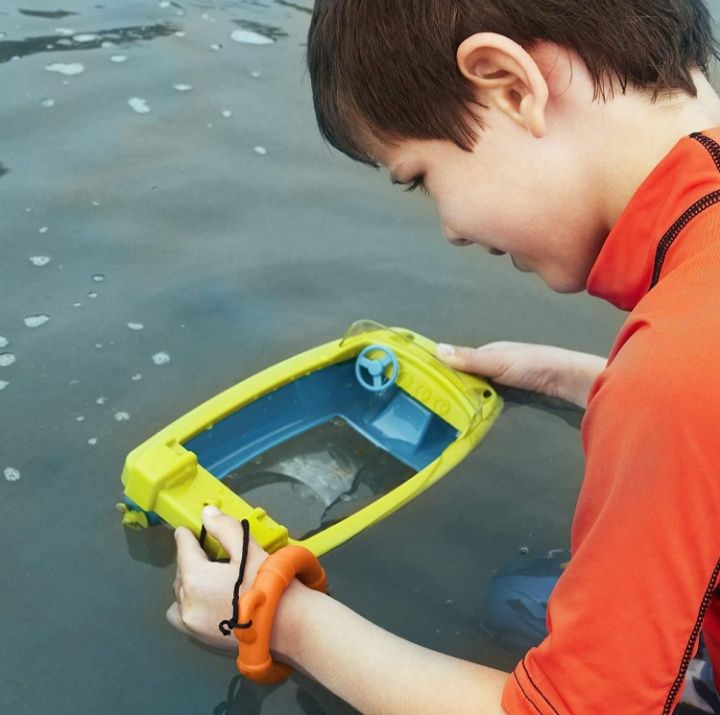 Barco de exploração subaquática