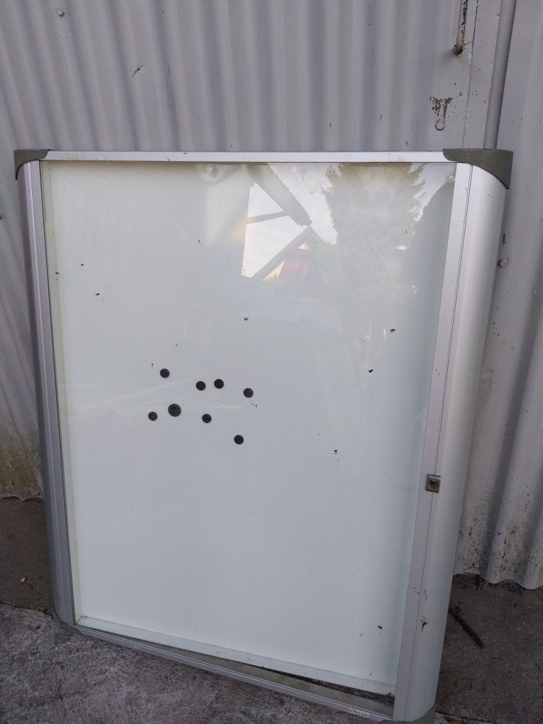 Gablota przeszklona 97x81cm