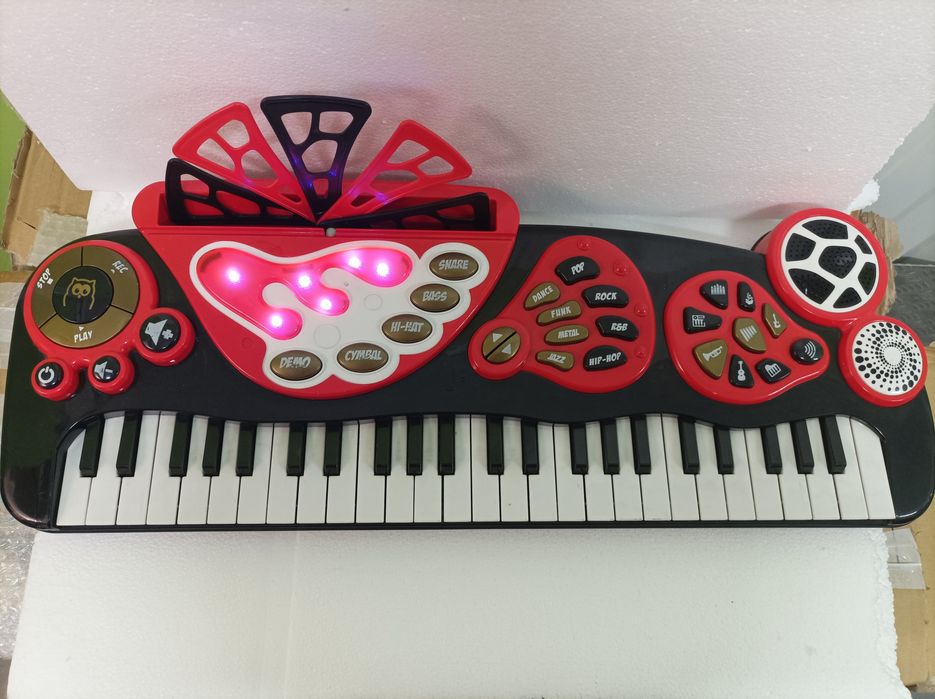 Teclado Musical Infantil com Luzes e Vários Estilos Musicais