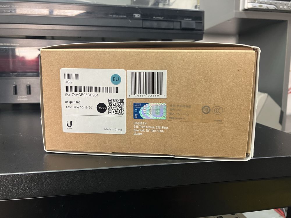 Маршрутизатор Uniquiti UniFi Security Gateway (USG)