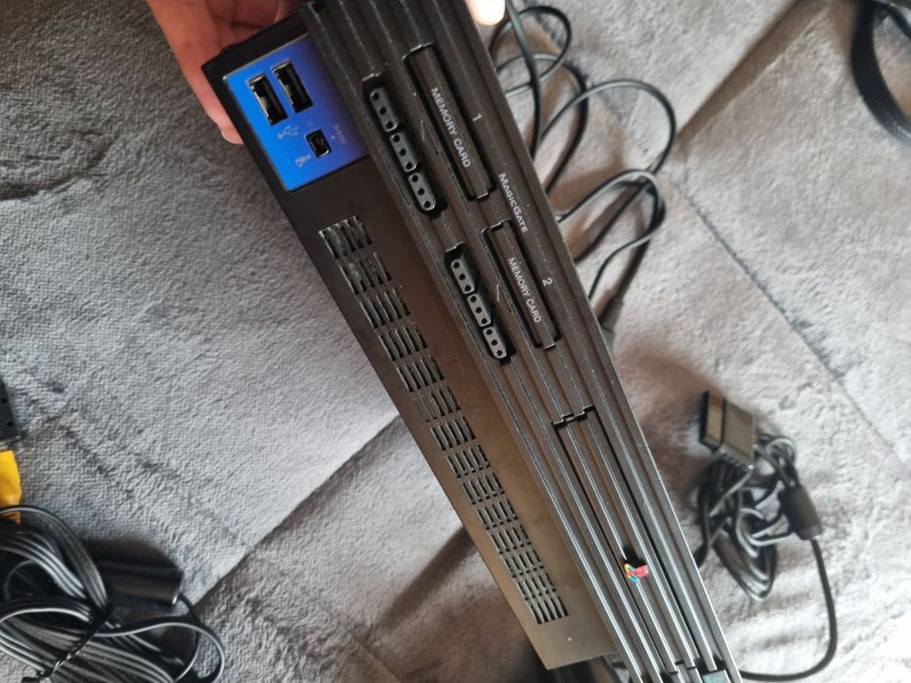 Consola playstation 2 + cabos + comando