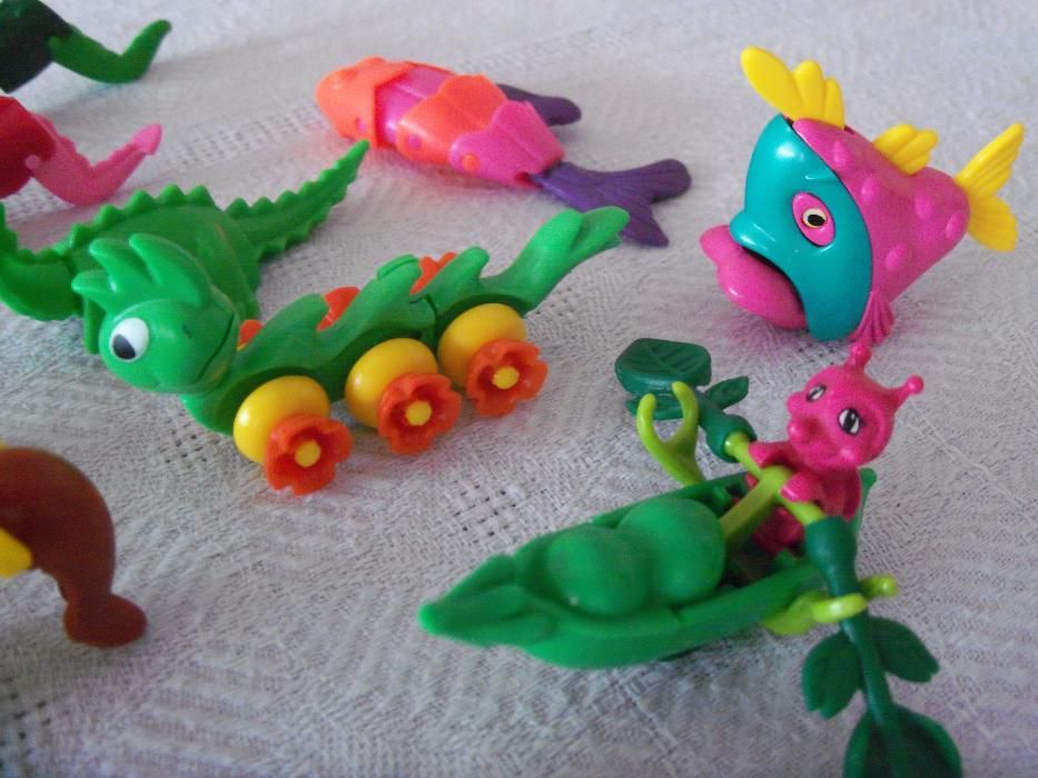 zabawki kinder zwierzęta dinozaury szt.14