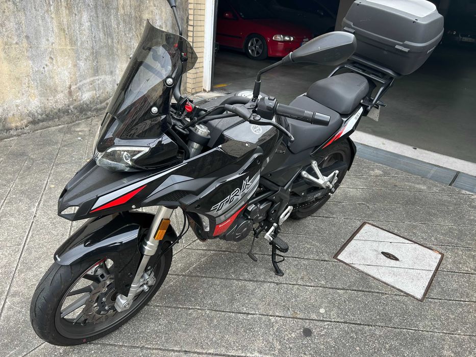 Benelli TRK 251 (COMO NOVA)
