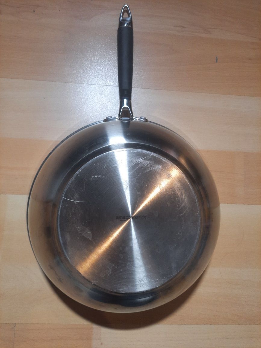 Patelnia tradycyjna głęboka Amazon Basics 30cm