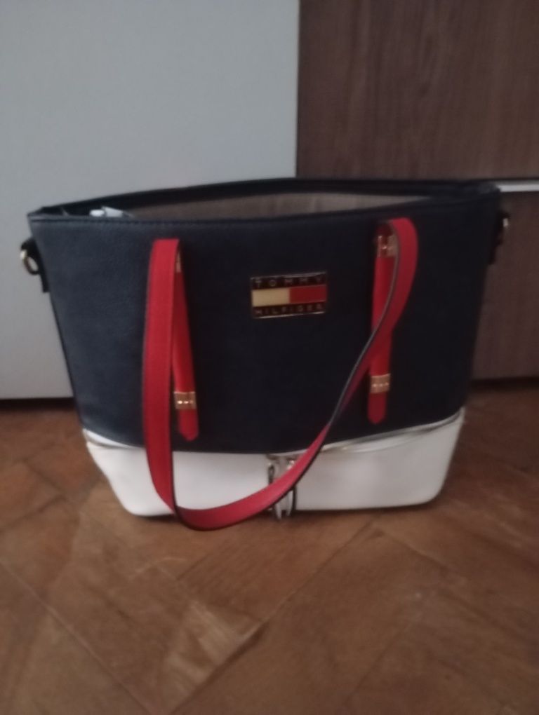 Mala Tommy Hilfiger (em boas condições)