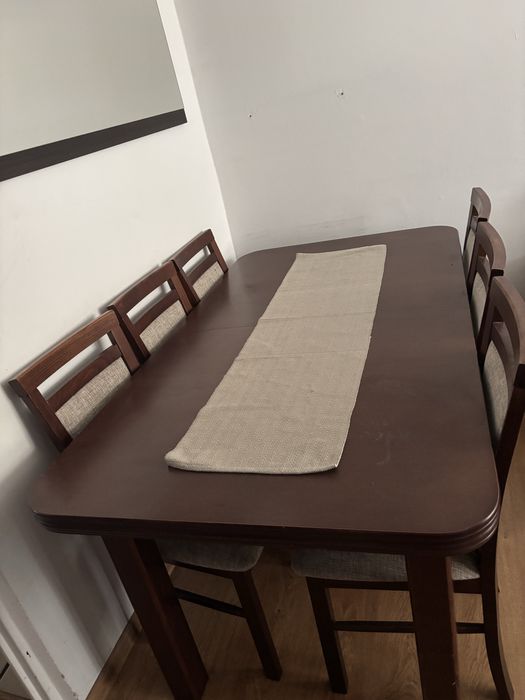 Stół drewniany rozkladany + 6 krzeseł
