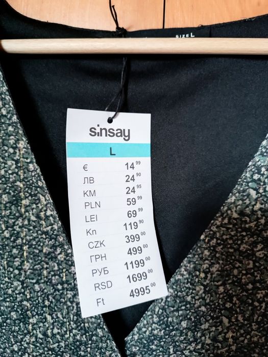 Nowa sukienka damska z długim rękawem falbaną Sinsay L boho romantyczn