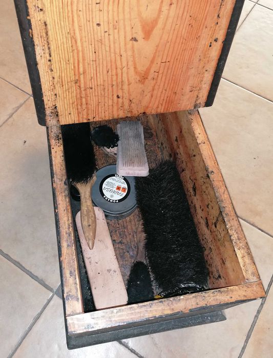 Caixa engraxador, muito antiga