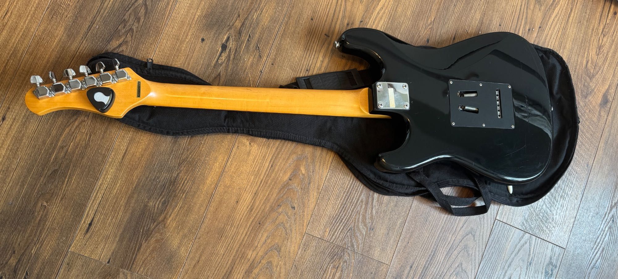 Gitara Slammer By Hamer typ Stratocaster elektryczna