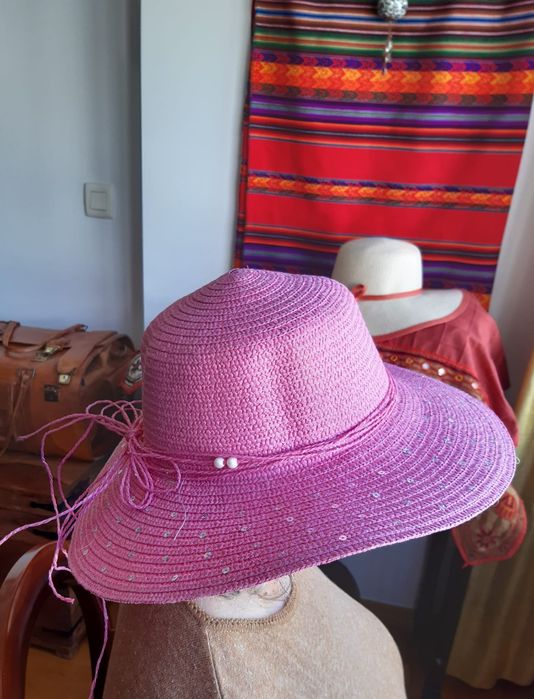 Chapéus  de senhora  Novos