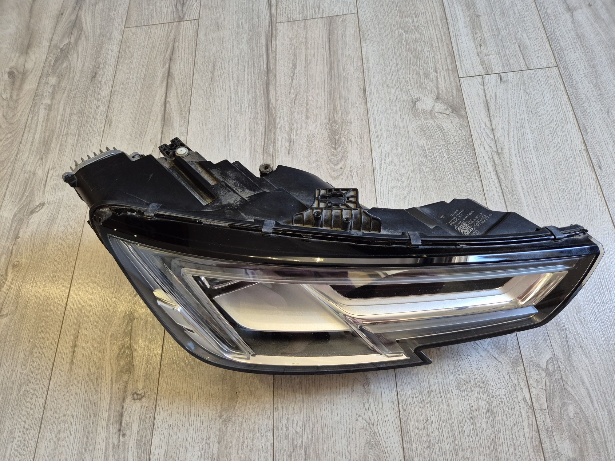 Фара права Audi A4 B9 2016-2019 USA