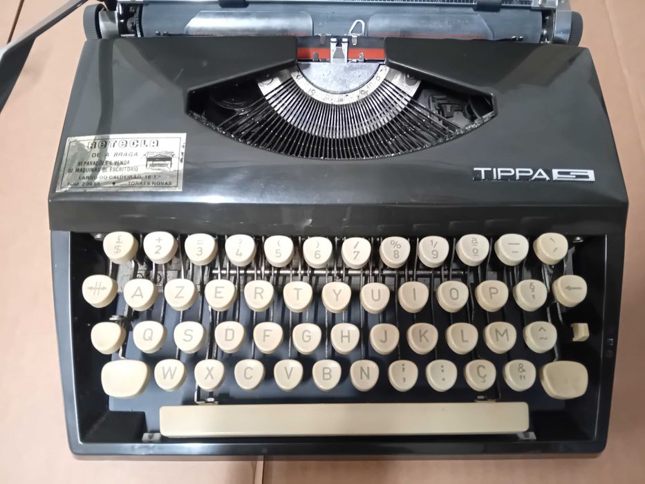 Máquina de escrever anos 60 modelo Tippa s