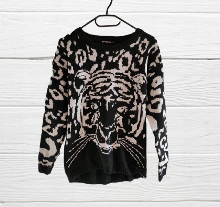 Sweter z tygrysem Terranova M bardzo ciepły