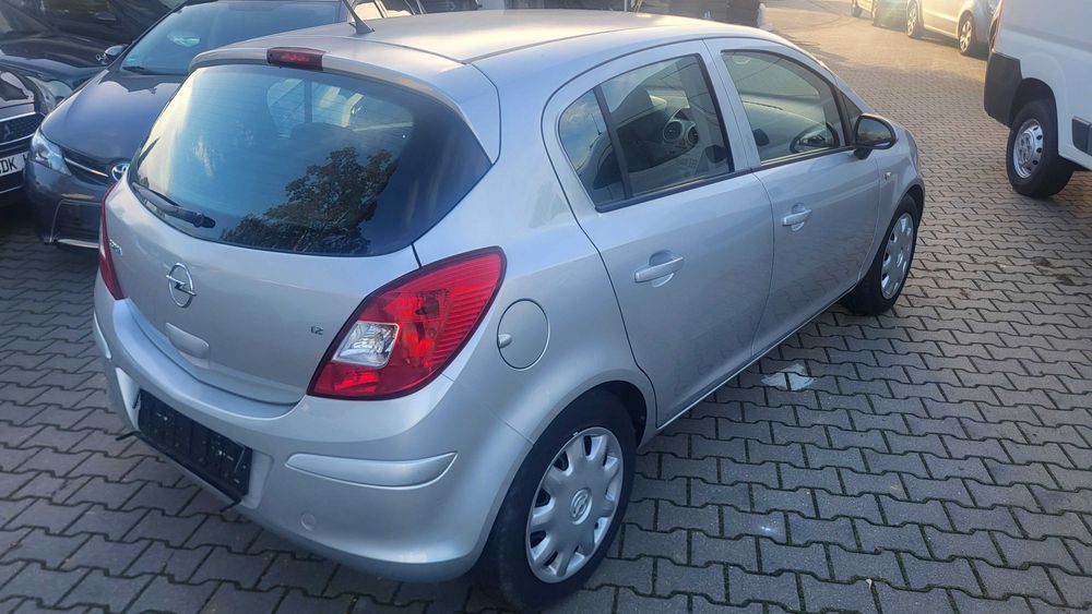 Opel Corsa 1,2 16v z Niemiec super stan