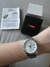 Srebrny damski zegarek Timex Chronograph T2P059
