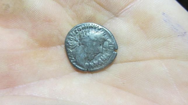 монета римский динарий