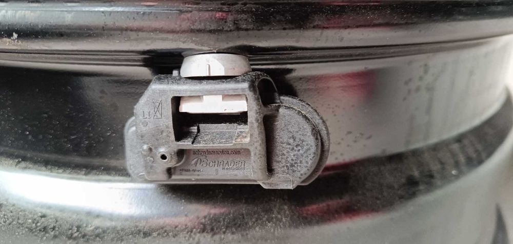 Felgi Stalowe Opel 5x105 16'' et 38 6,5j kołpaki czujniki