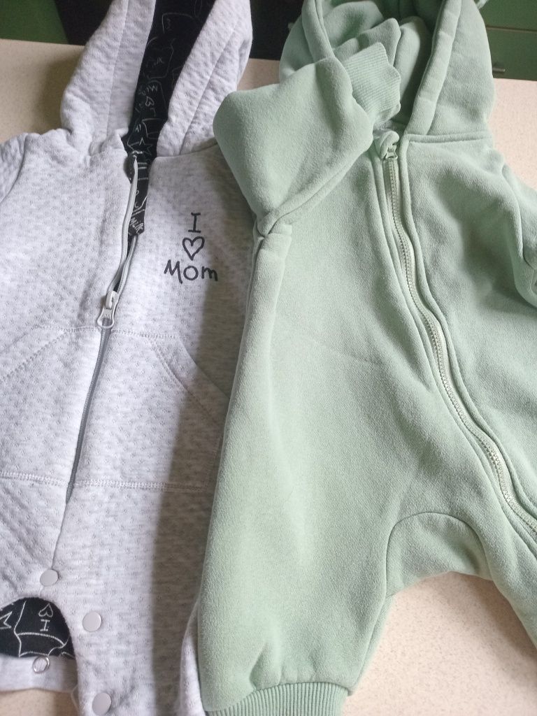 Продам детские комбинезоны
