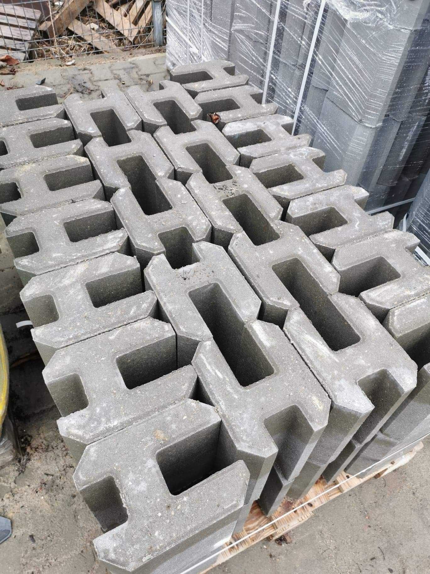 Podmurówka betonowa 245 i 250cm, łącznik , panel ogrodzeniowy