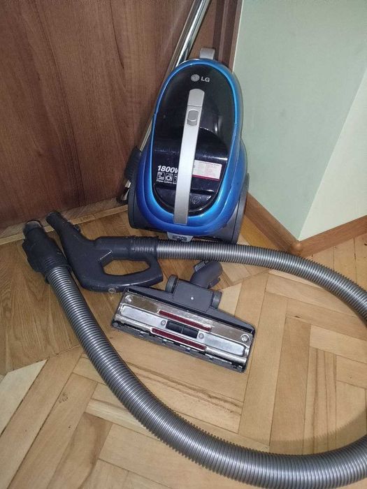 Пилосос без мішка LG VK71189HC 1800W пылесос