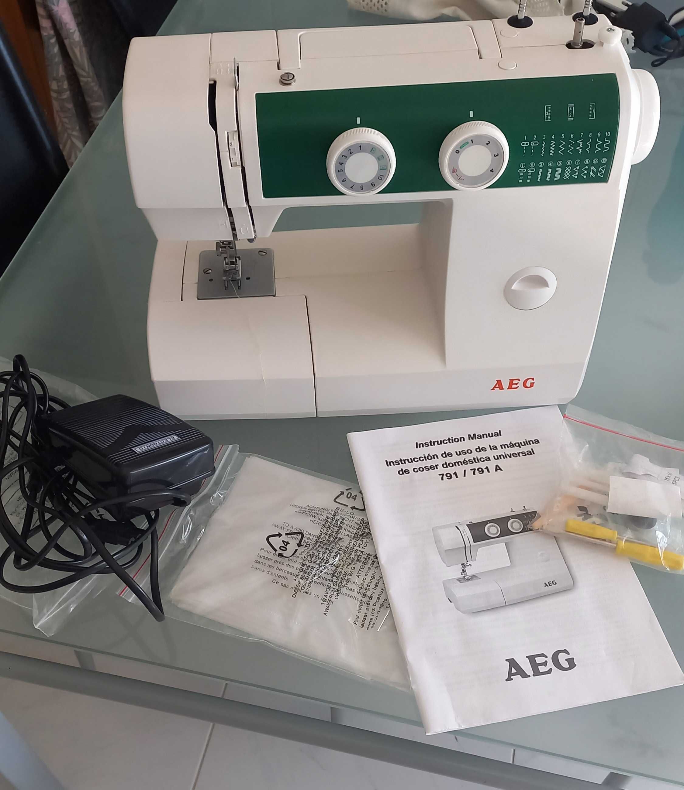 Maquina de Costura AEG