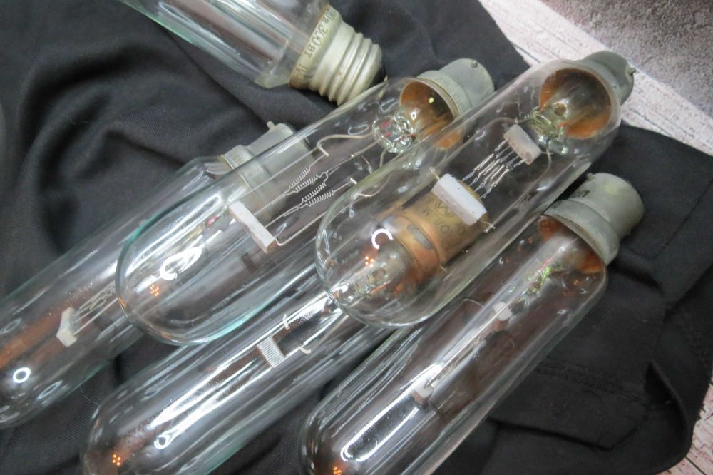 Лампочки старые большие СССР цена за все