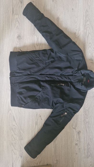 Kurtka Zimowa prawie nie używana, klasyczna,czarna,wygodna