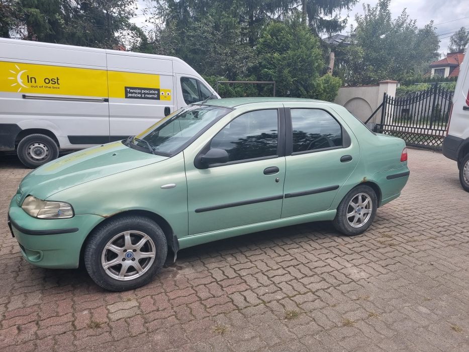 Fiat albea samochod