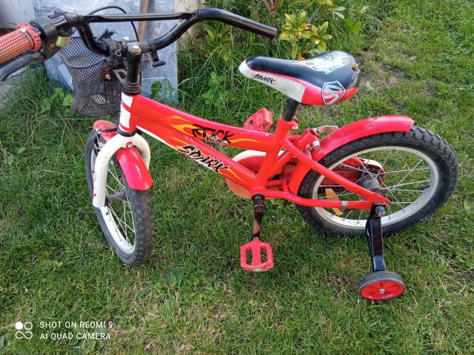 Rower do nauki jazdy z bocznymi kółkami