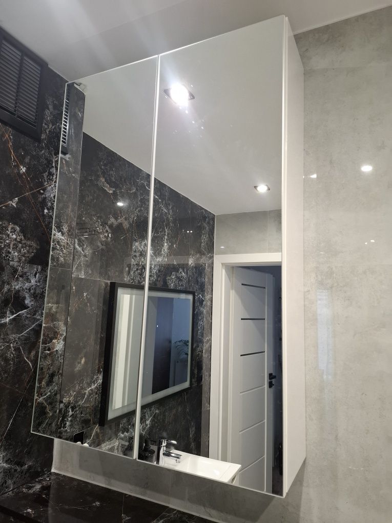 Szafka łazienkowa wisząca z lustrem 60 x 90 x 20