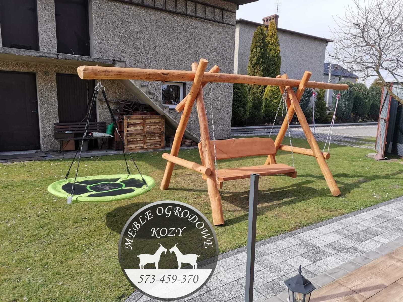 Drewniana huśtawka ogrodowa z grubych bali / Plac zabaw / Stelaż